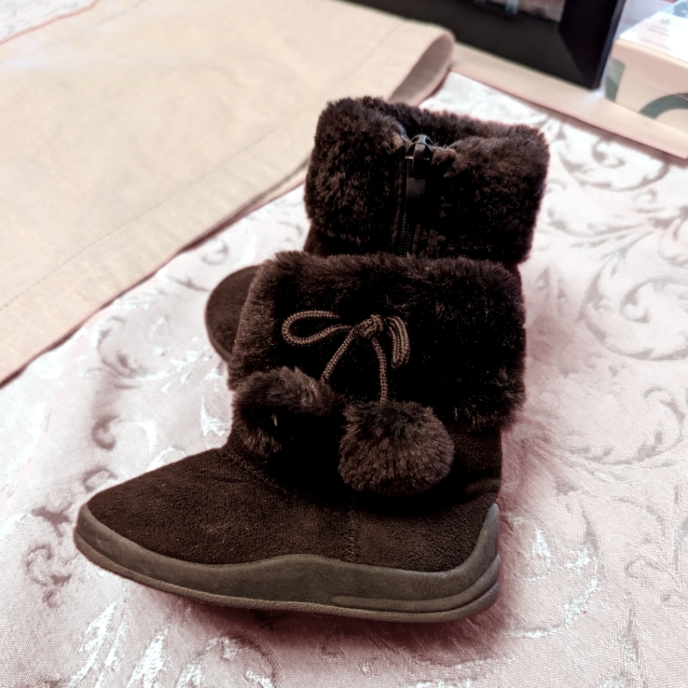 Girls boots